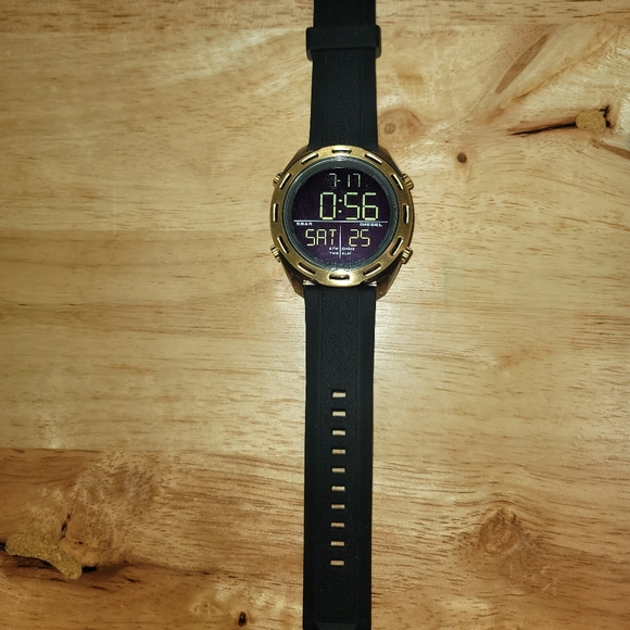 Diesel Men's Crusher DZ/1901 Black Rubber Digital - Picture 1 of 8